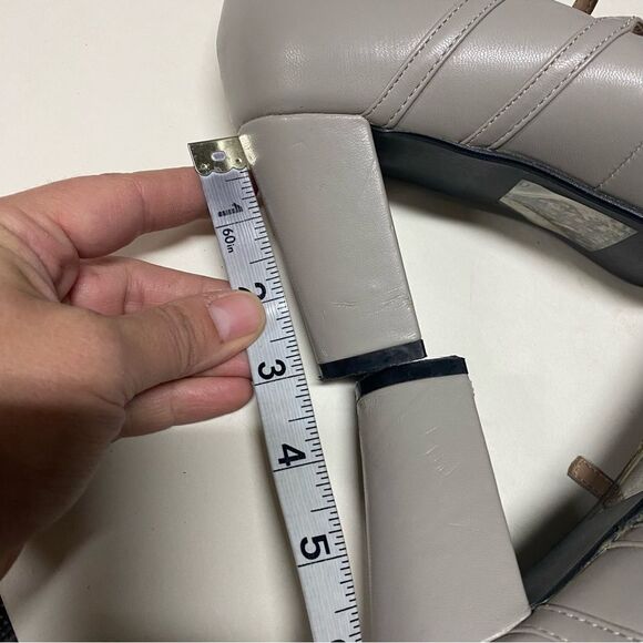 Journee Collection Rory heeled Mary Jane Pumps gray black toe vintage vibe 9 - Picture 3 of 10